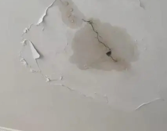 洪雅阳台漏水维修公司分享下屋面防水工程质量问题原因分析
